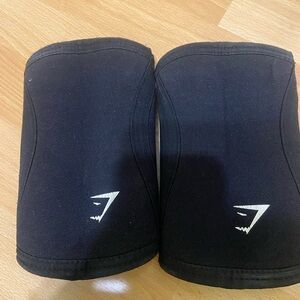 Black gymshark elbow Sleeves